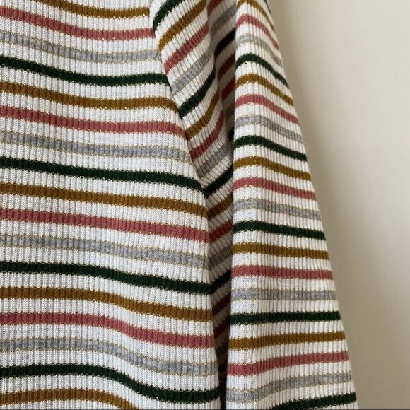 Ellie - Stripe metallic mock neck shirt - Picture 4 of 8